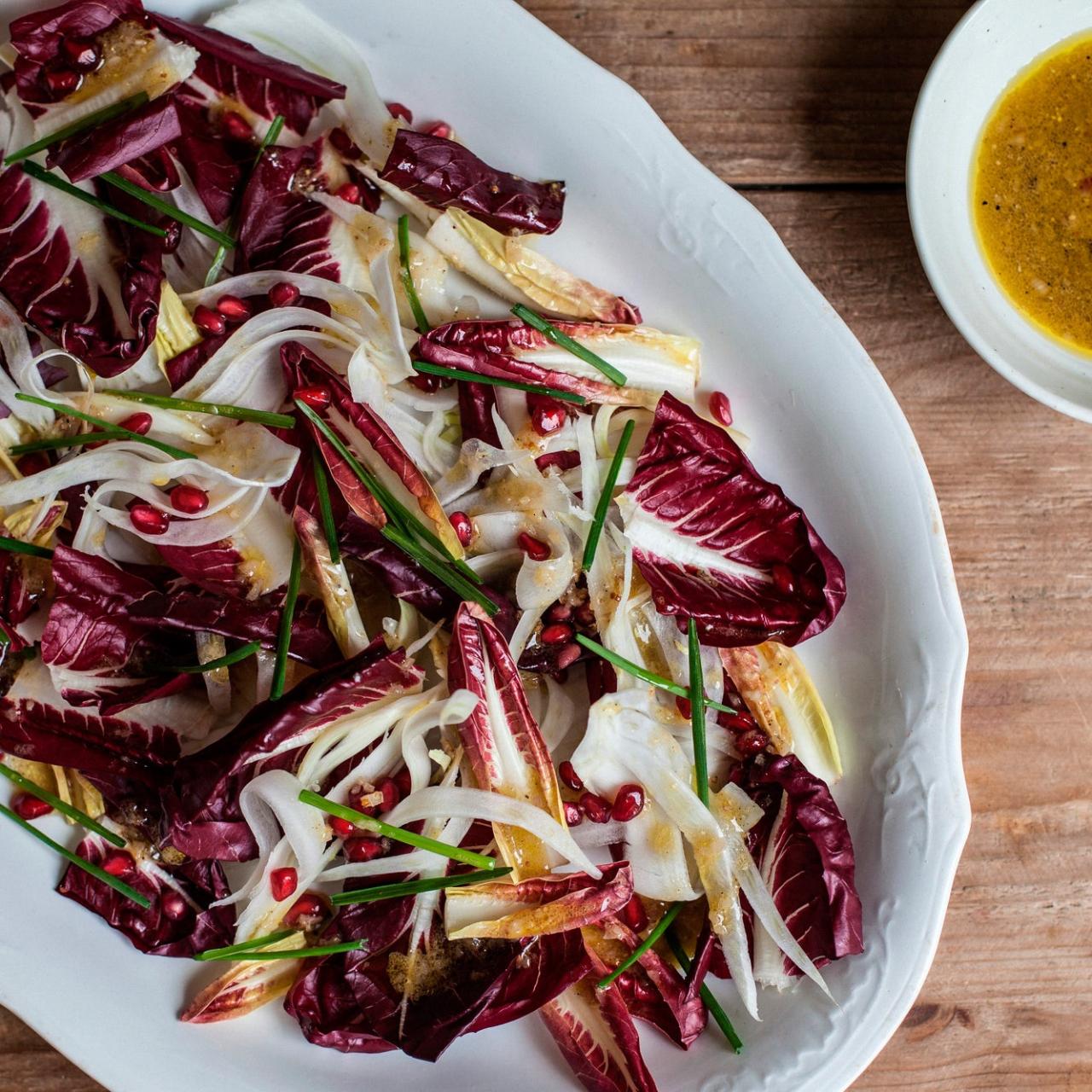 Radicchio, Shaved Fennel, and Pomegranate Salad Recipe | Epicurious